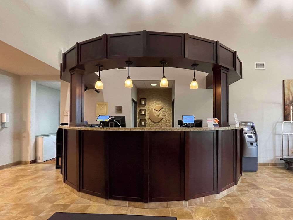 Comfort Suites Altoona North view 2