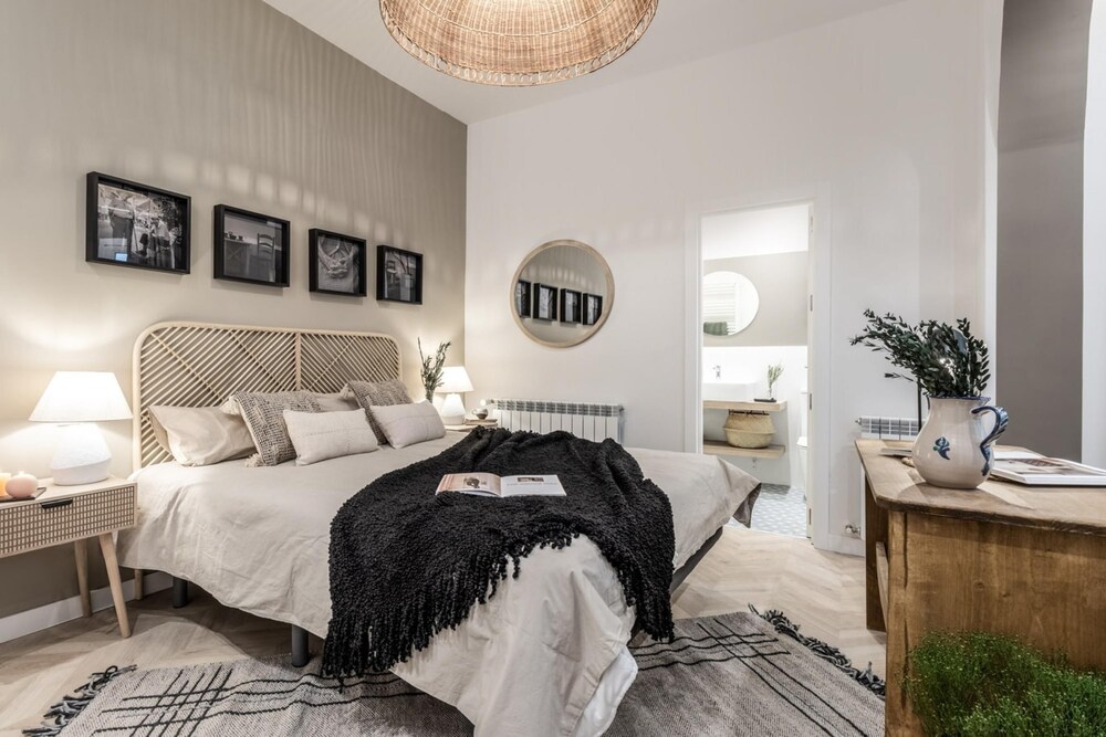 Ojen - 4 Bedrooms in Trafalgar