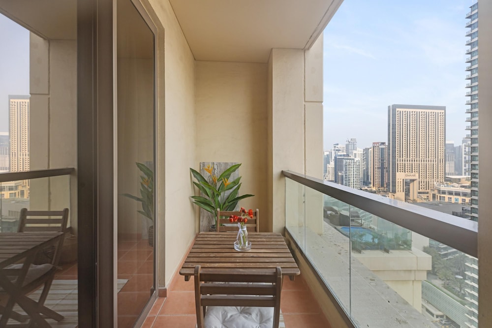 2BR Escape With Panoramic Marina Views in JBR
