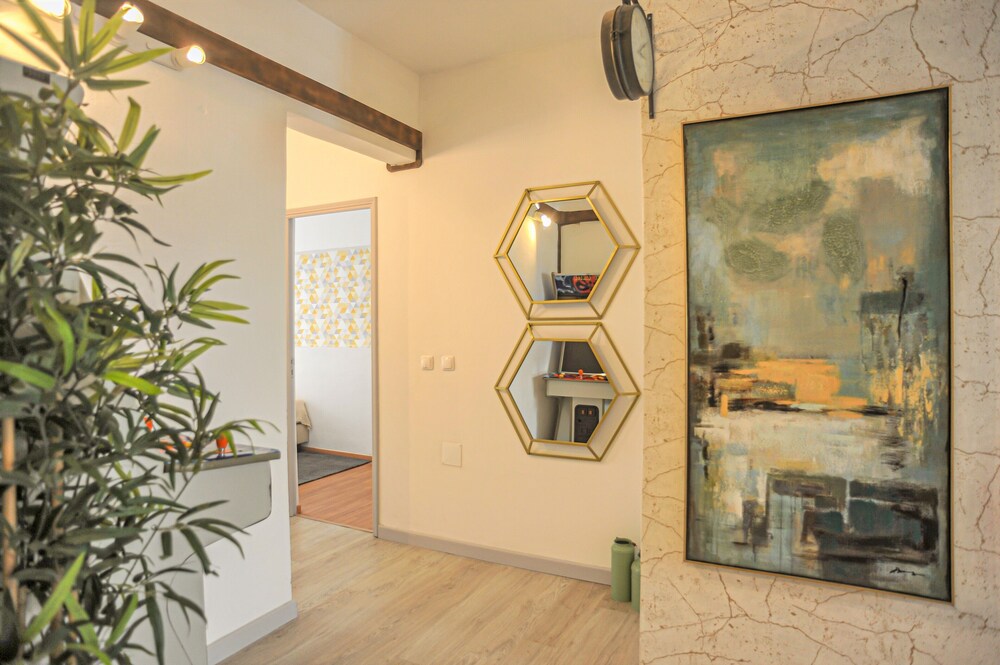 My Fair Lisbon -modern flat with elevator in central Lisbon view 4