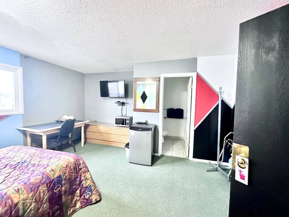 Grizzly Motor Hotel