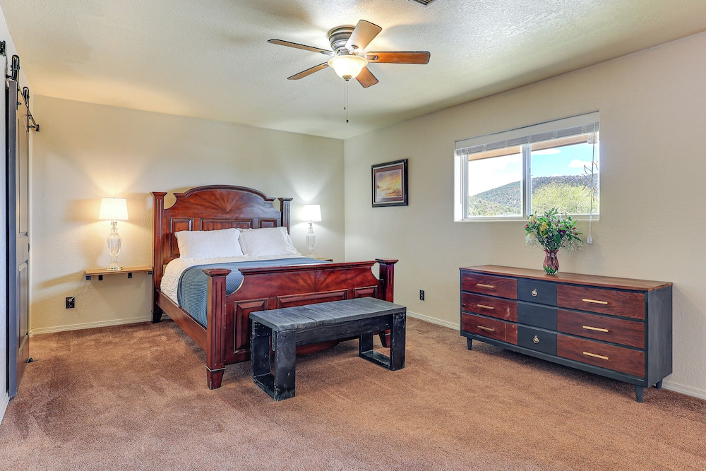 Panoramic Vistas & Pergola: Silver City Escape!
