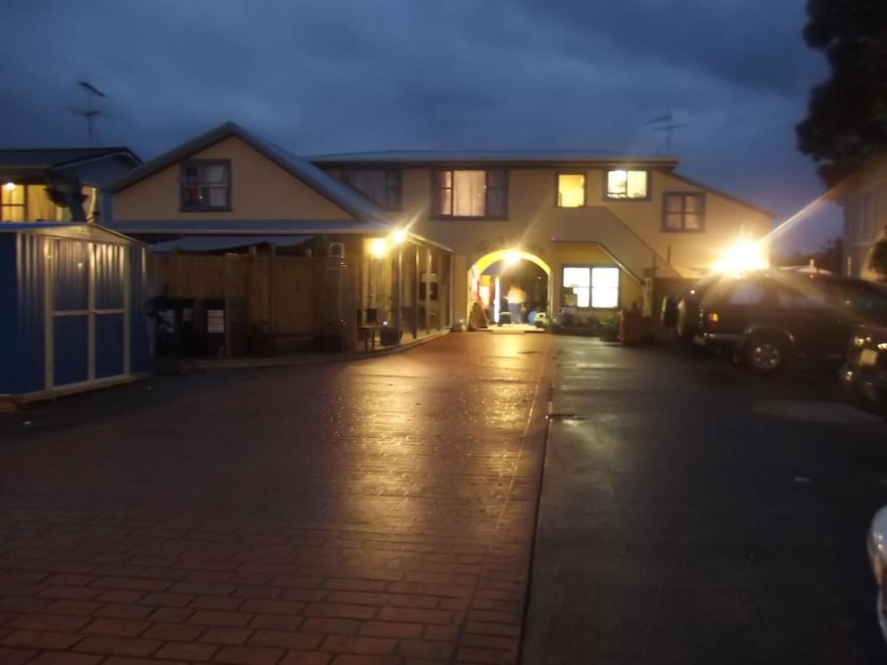 Orewa Pillows Lodge