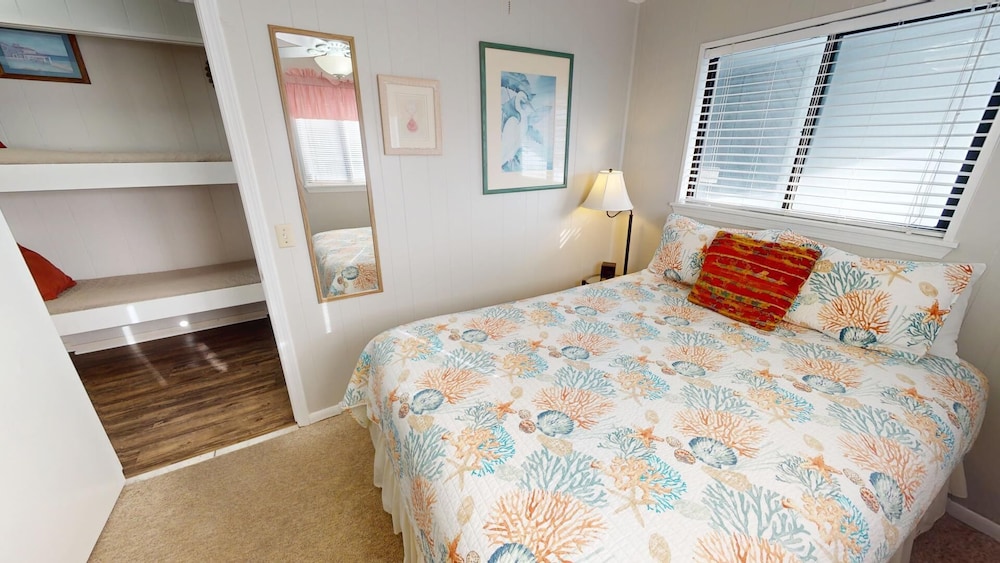Beach Racquet B by Tybee Vacation Rentals