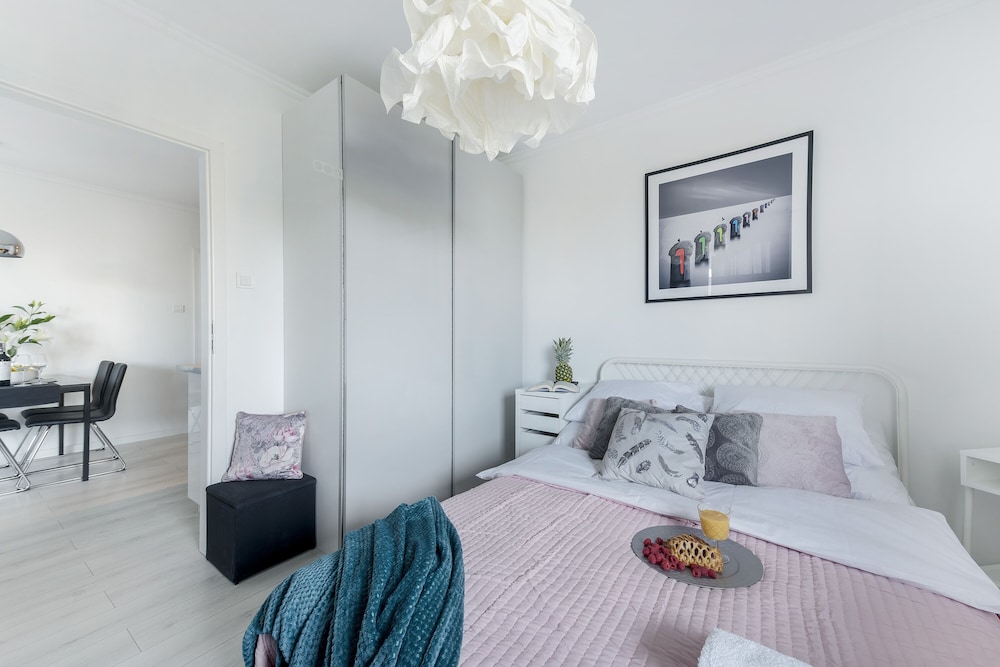 P&O Apartments Metro Wilanowska 4 view 4