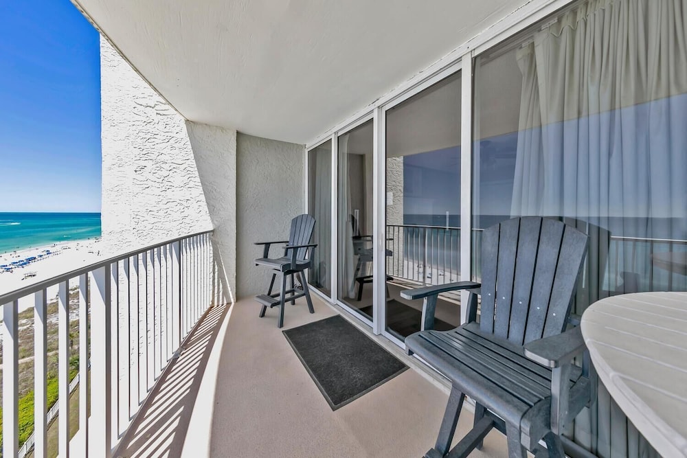Long Beach Resort 4-902