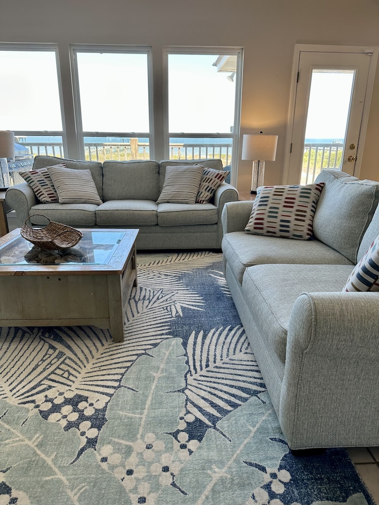 Tropical Paradise - North Side Beach Beauty! Pet Friendly - Swimming, Kayaking, Boating Or Fishing Are Just Steps Away! 4 Bedroom Home by RedAwning view 3