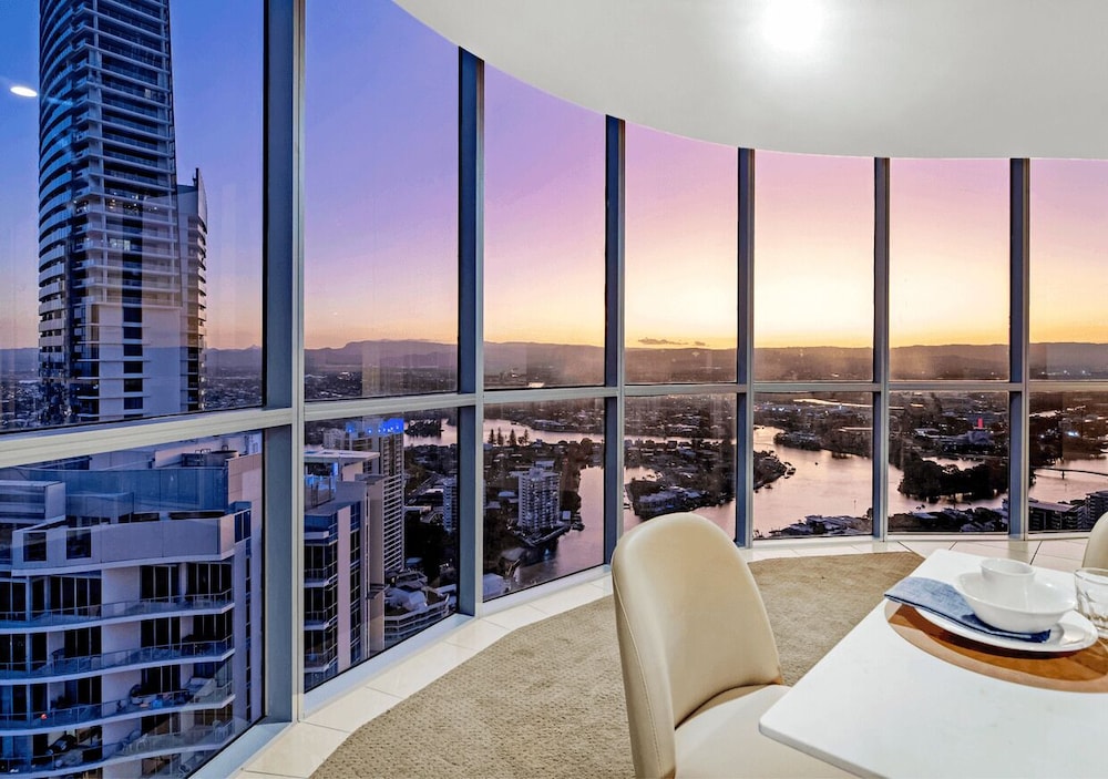 Level 45 Luxury Sub-Penthouse in Surfers