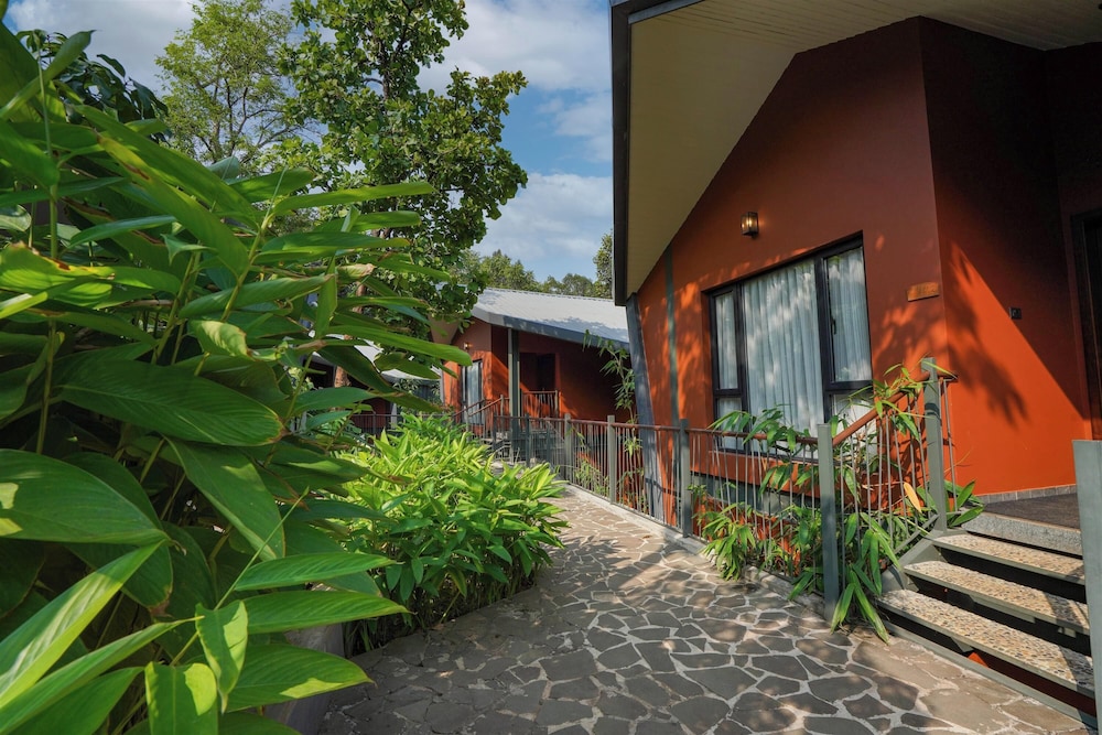 Vyna Hillock Resort and Spa