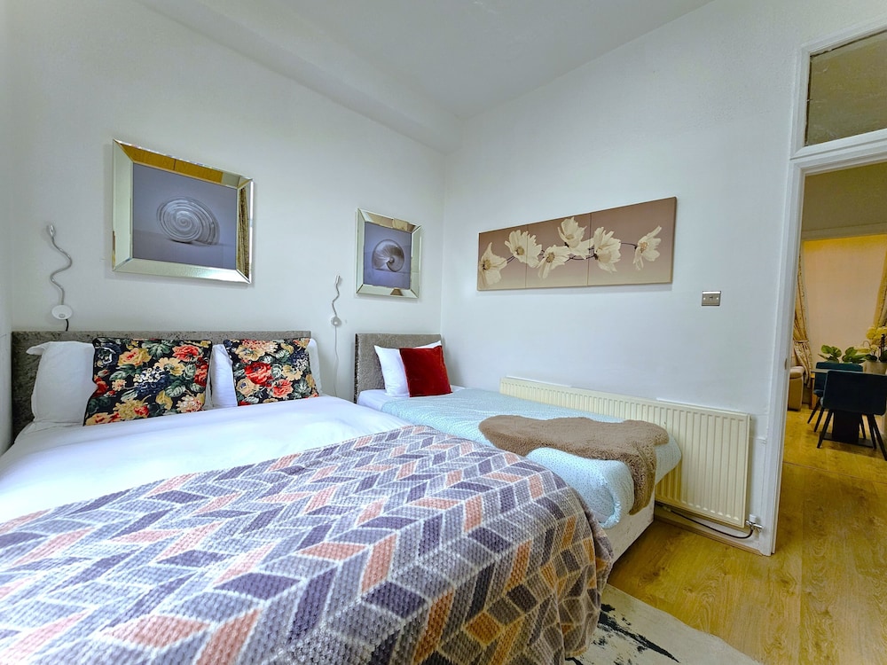Botanic Apartment Central-Parking-sleep3 view 2