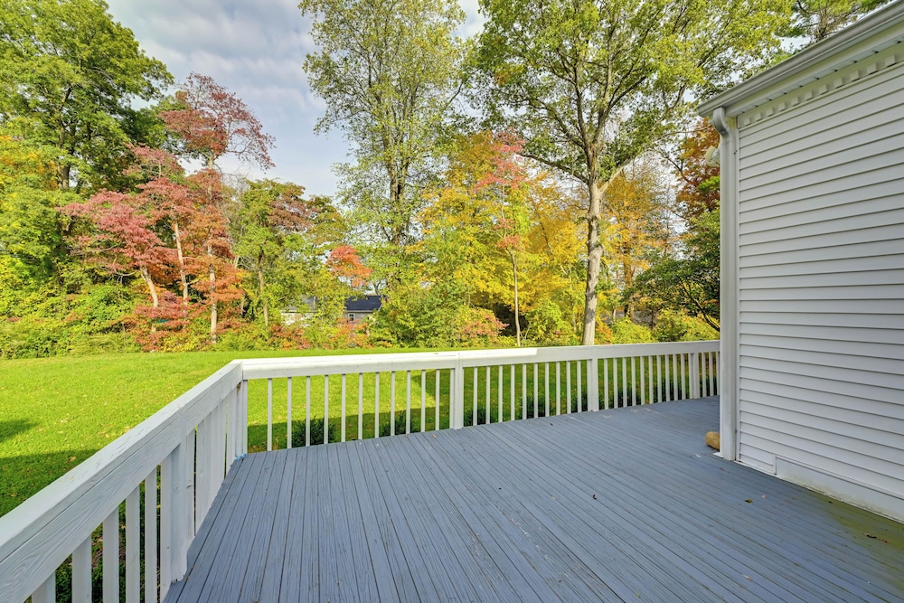 High-end Estate in Norwalk: Quiet & Spacious!