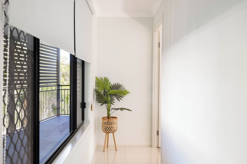 Smart Suites Self Check-in Apartments - 144 Dixon