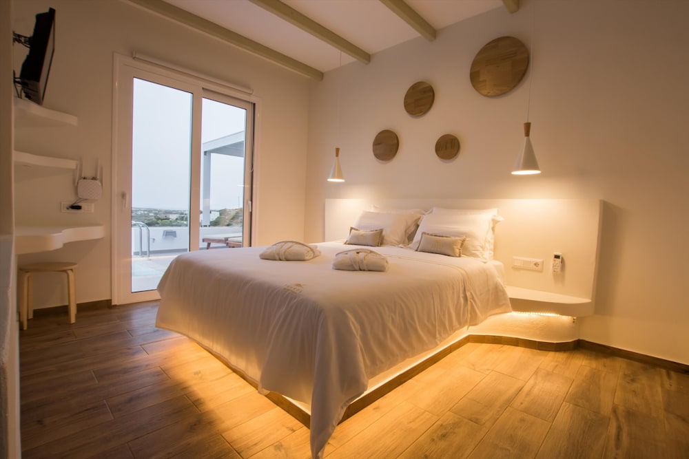 Theros Luxury Villas view 5