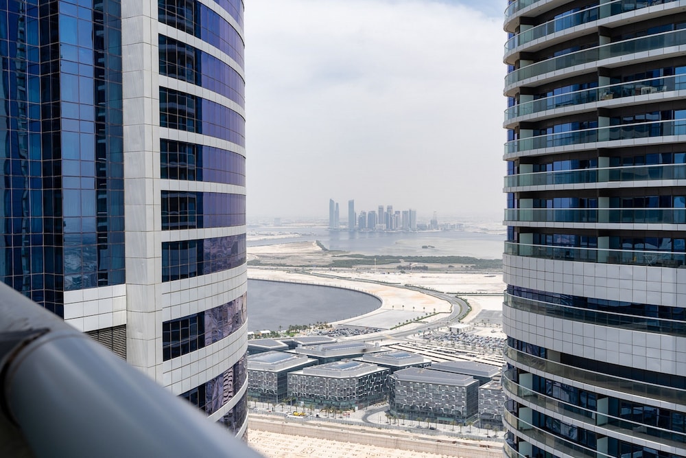 GLOBALSTAY. DAMAC Tower Paramount