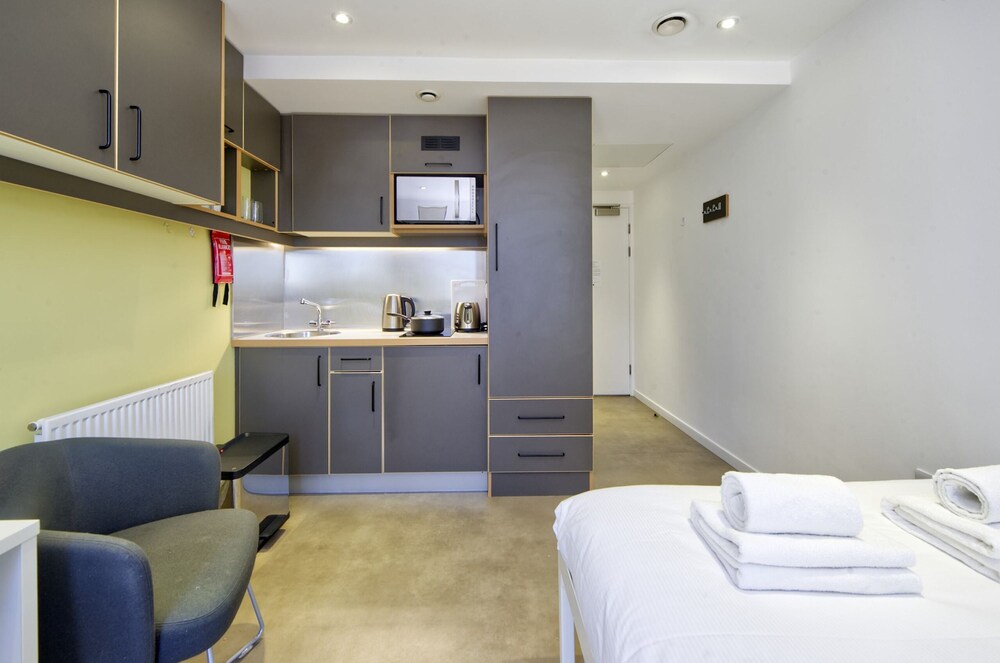 Bright Student Studio in Hammersmith