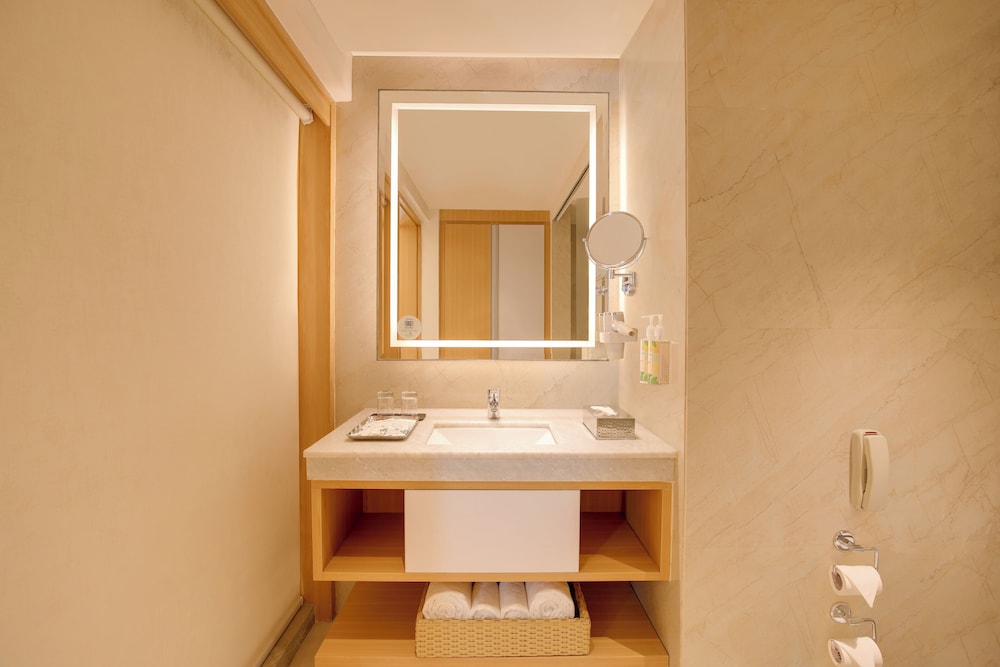 Lemon Tree Suites Gurugram