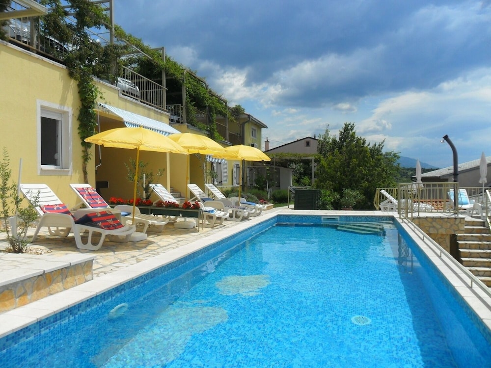 Zlato - With Pool - A3 Lovor view 5