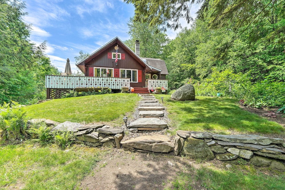 Vibrant Putney Cabin w/ Fire Pit: Hike & Ski!