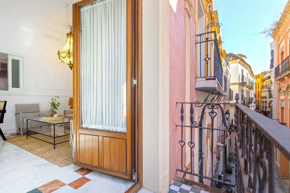 Exclusive Apartment in Seville Center. Francos Viii