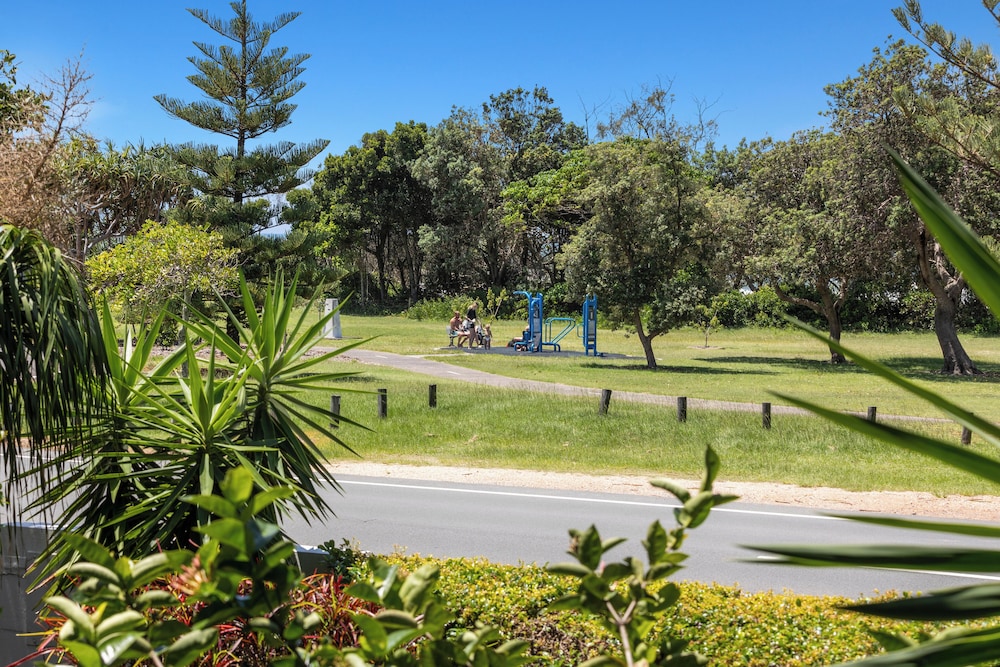 2 Bed Beachfront Apartment in Kingscliff