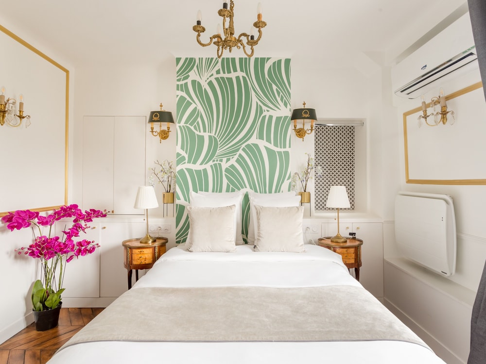 Merveil Luxury Suites - Royale - Saint Honore view