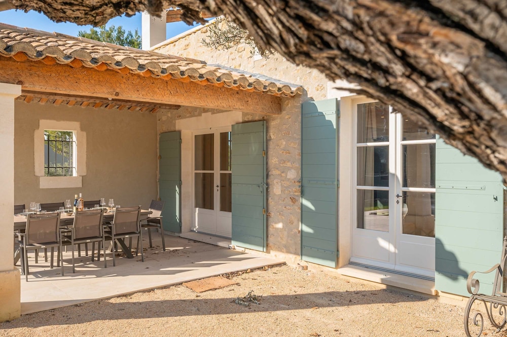 Villa Lou Panta Elegance and Comfort in the Heart of Saint-r My-de-provence