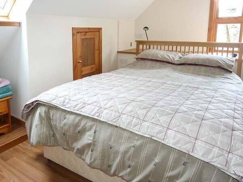 Lakefield Apartment view 2