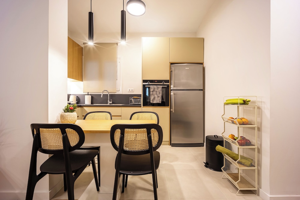 Attica Skyline Living