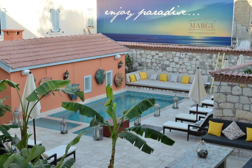 Marge Otel - Image 11