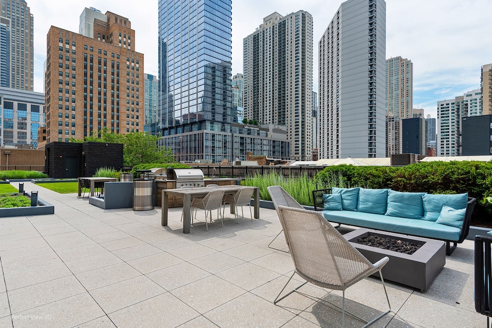 Exclusive Gold Coast 2BR Balcony Walkable
