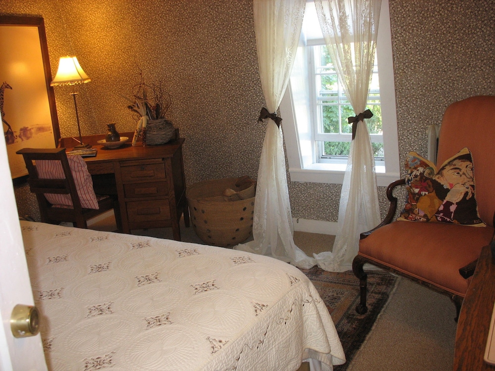 The 1720 House