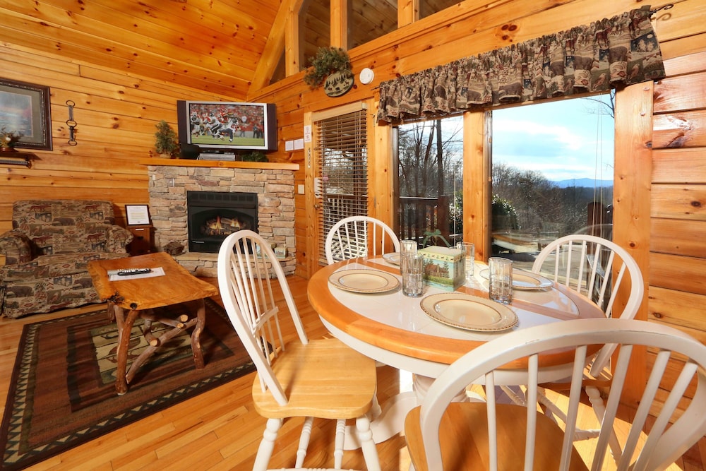 Hugs n Kisses - One Bedroom Cabin view 2