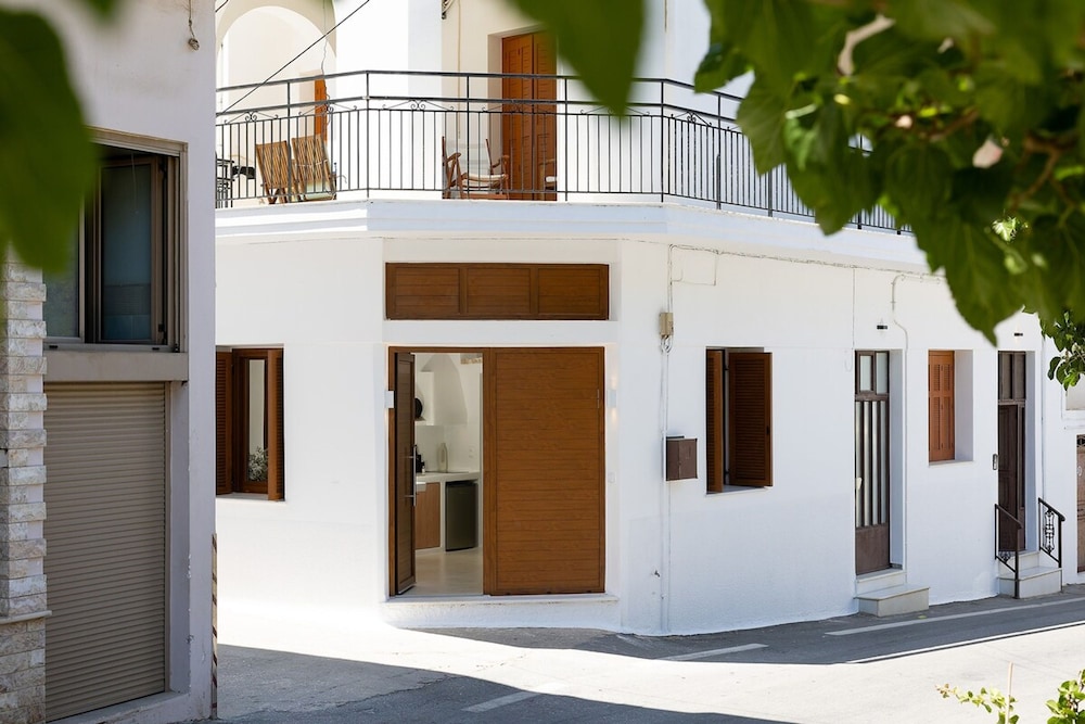 Naxos Boutique Suites