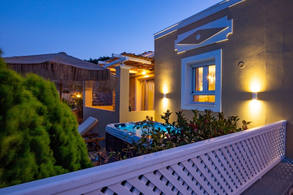 Elaia Villas