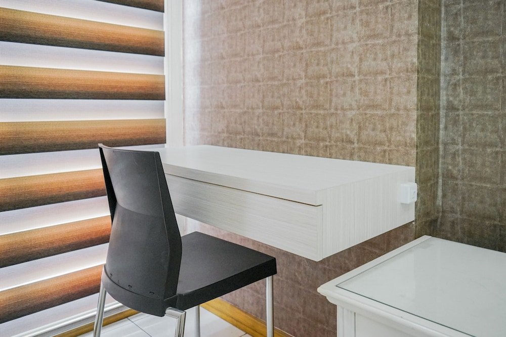 Minimalist Studio Apartment with City View at M-Town Residence view 2
