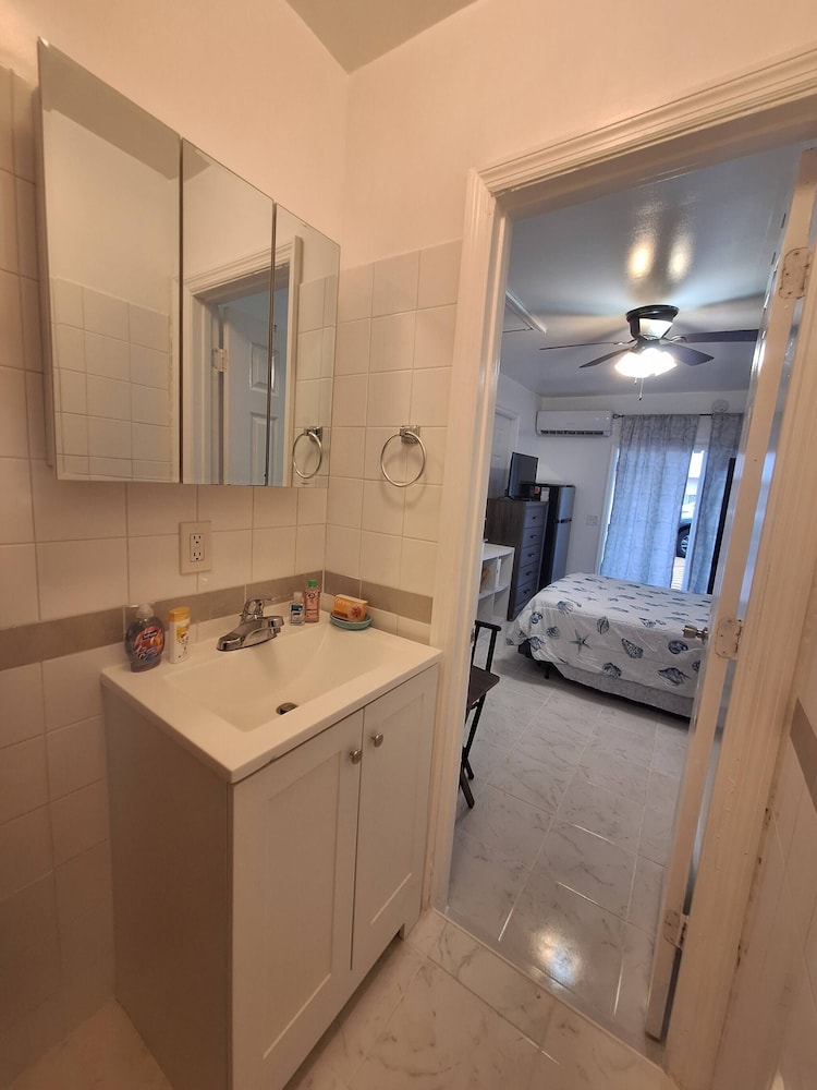 Room-private Studio Retreat in Vero Beac