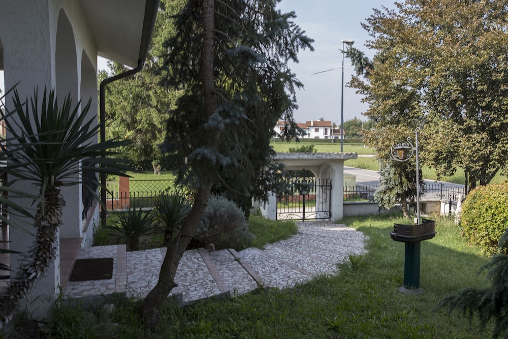 Villa Berra B&B Riva del Po view 5