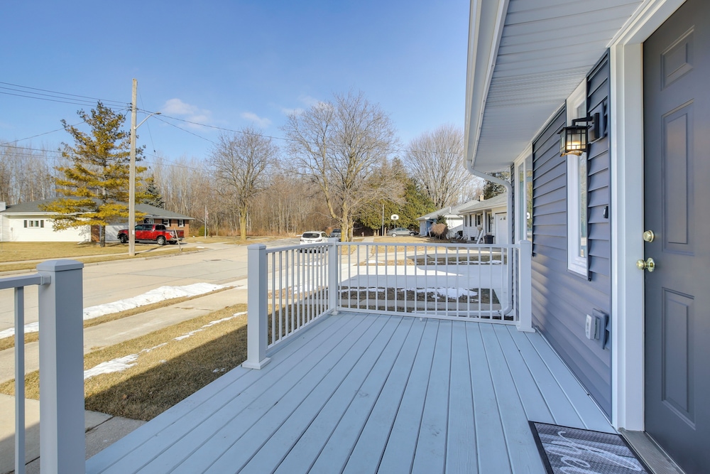 2 Mi to Lincoln Park Zoo: Family-friendly Home