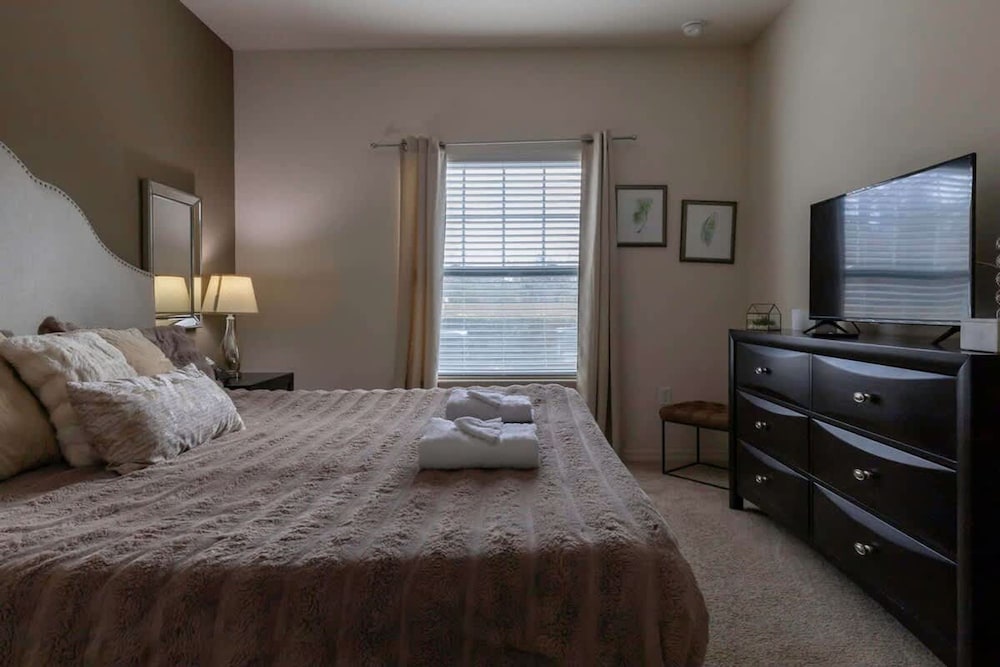 4BR Family Townhouse Steps to Disney