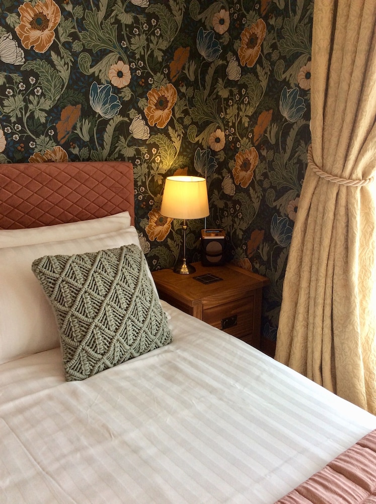 Lynton Vacations - Southcliffe Bed  Breakfast - Property Image 8