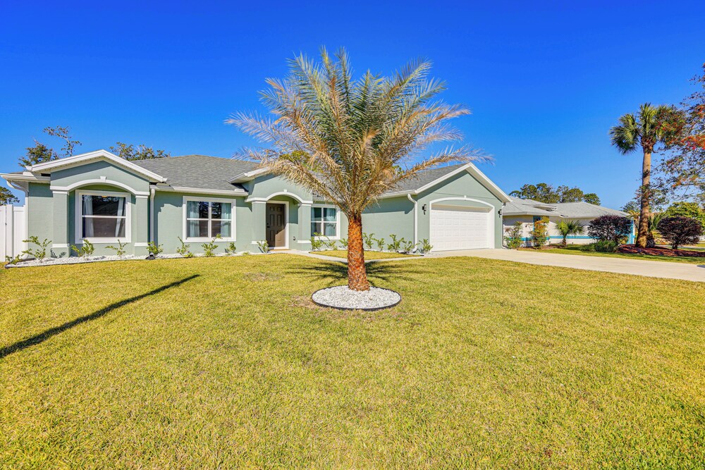 8 Mi to Flagler Beach: Home w/ Outdoor Dining!
