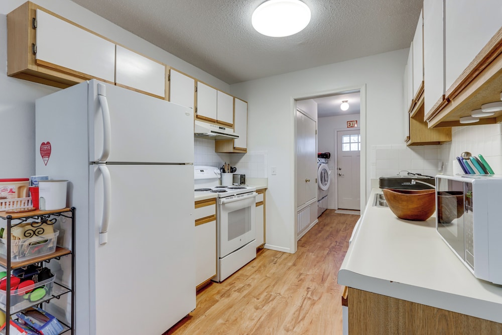 Centrally Located in Nwa; Walk to Wrights Bbq!