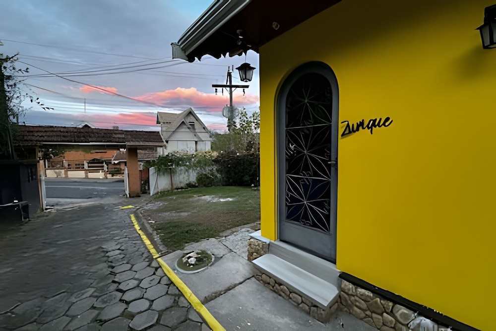 Casinha Amarela