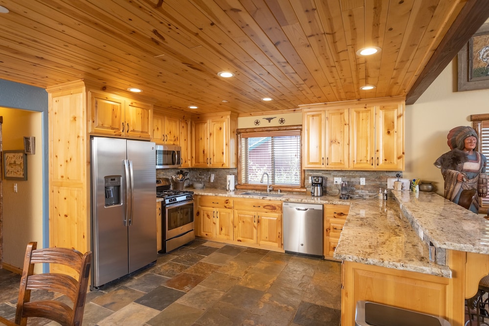 43 - Endless Views 3 Bedroom Home by RedAwning view 5