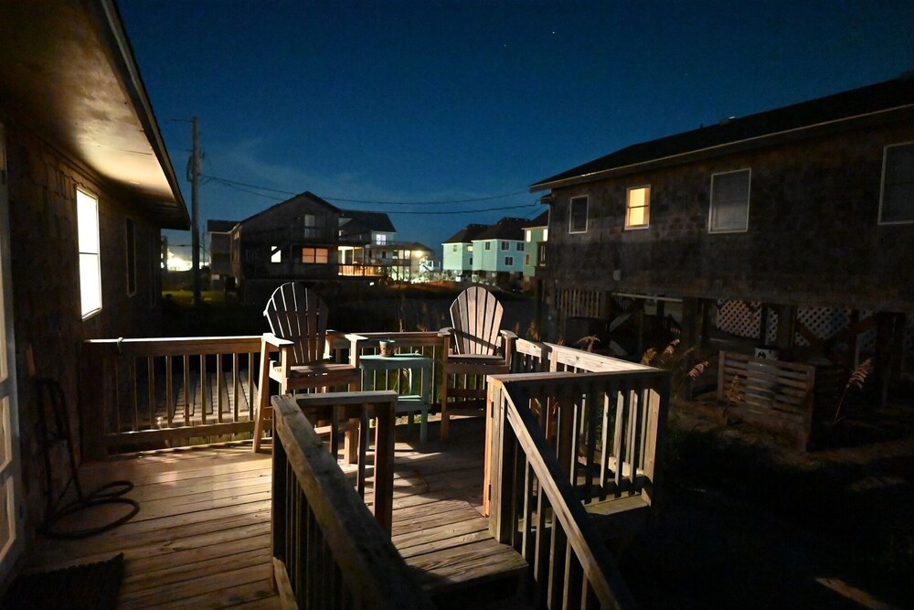 Sea Escape 3 Bedroom Cottage by RedAwning view 3
