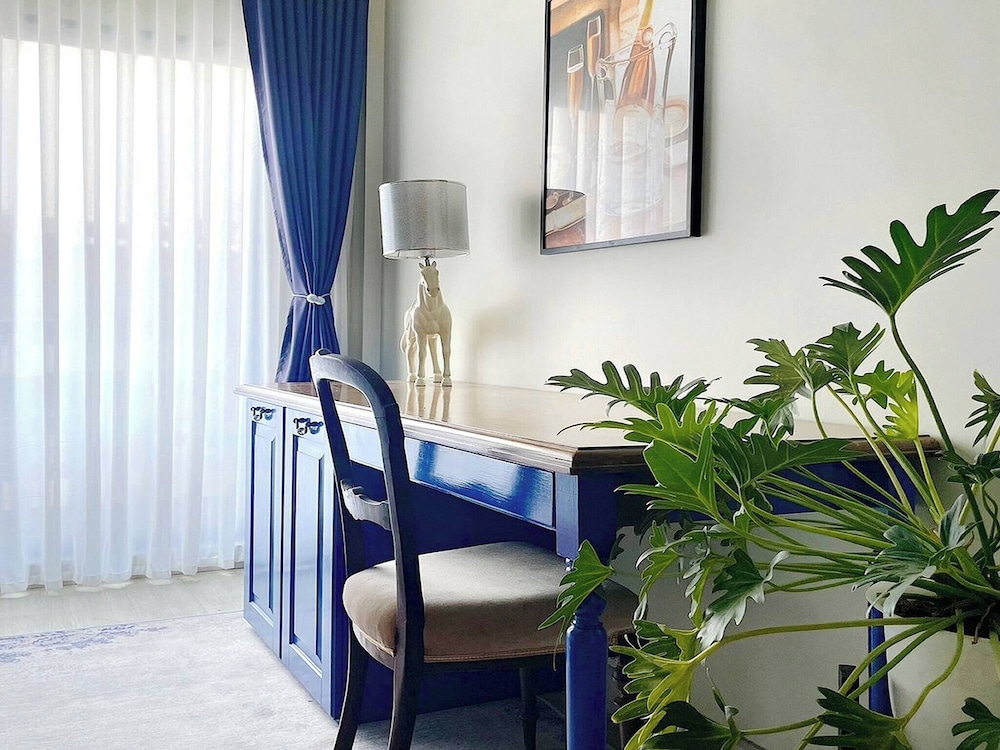 Stylish 3-bedroom Townhome in Heart of Bangkok
