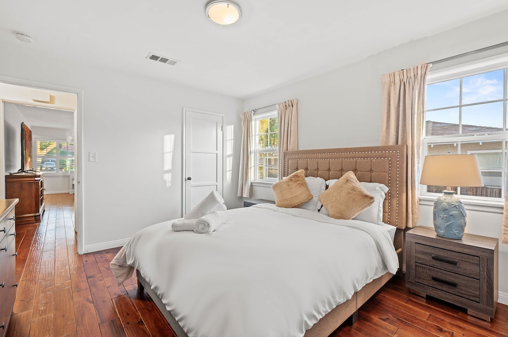 Cozy Pasadena Home Steps From Rose Bowl w Parking