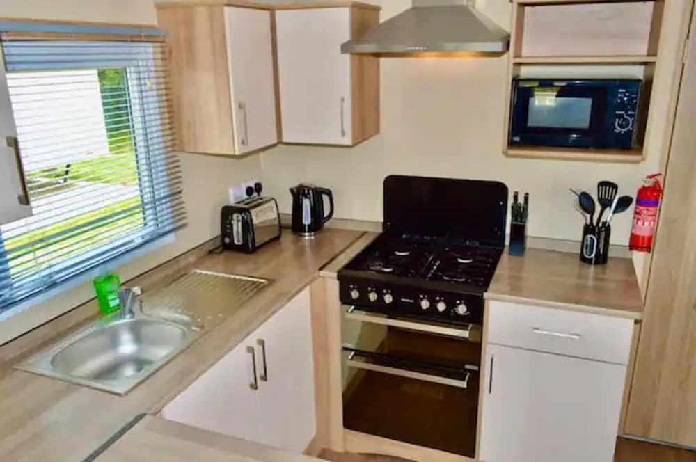 Tattershall Lakes Luxury Caravan With Hot tub view 4