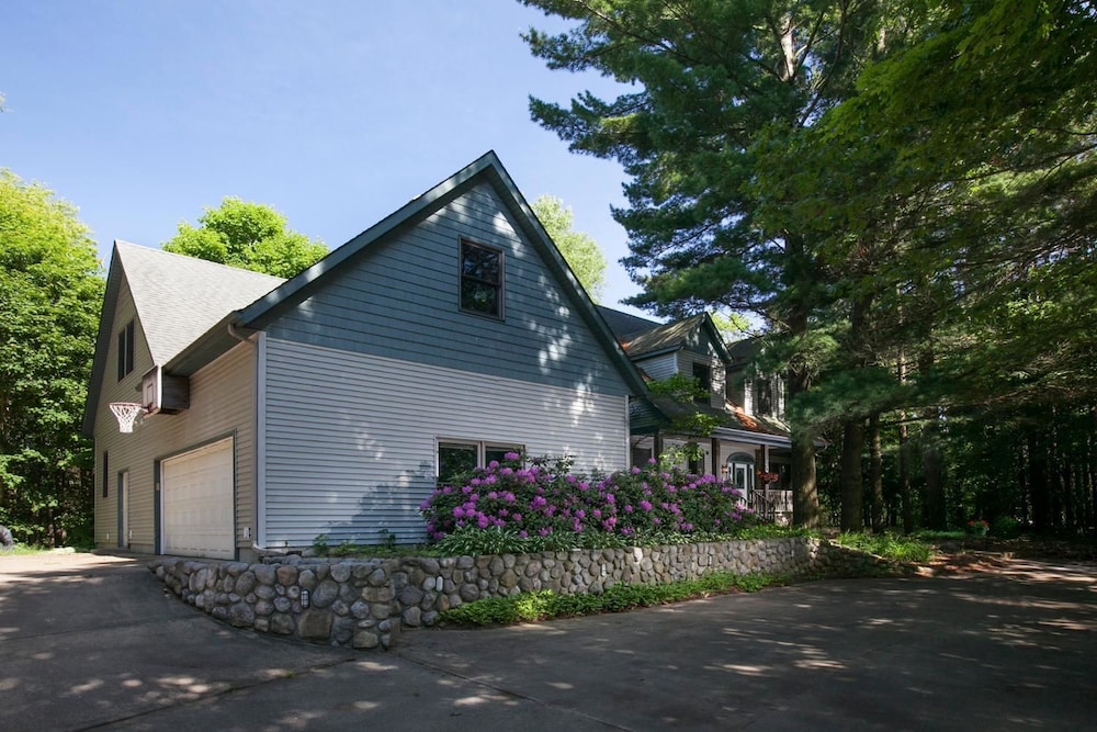 Goshorn Lake Cottages