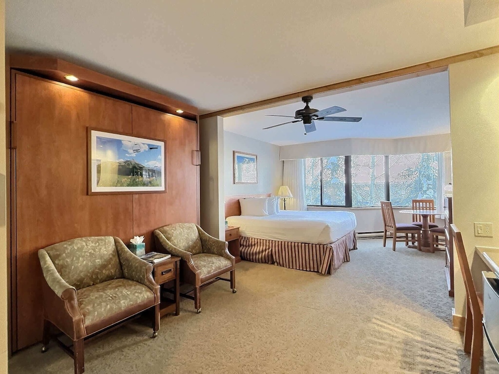 The Grand Lodge by Traverse Hospitality (No Resort Fees)